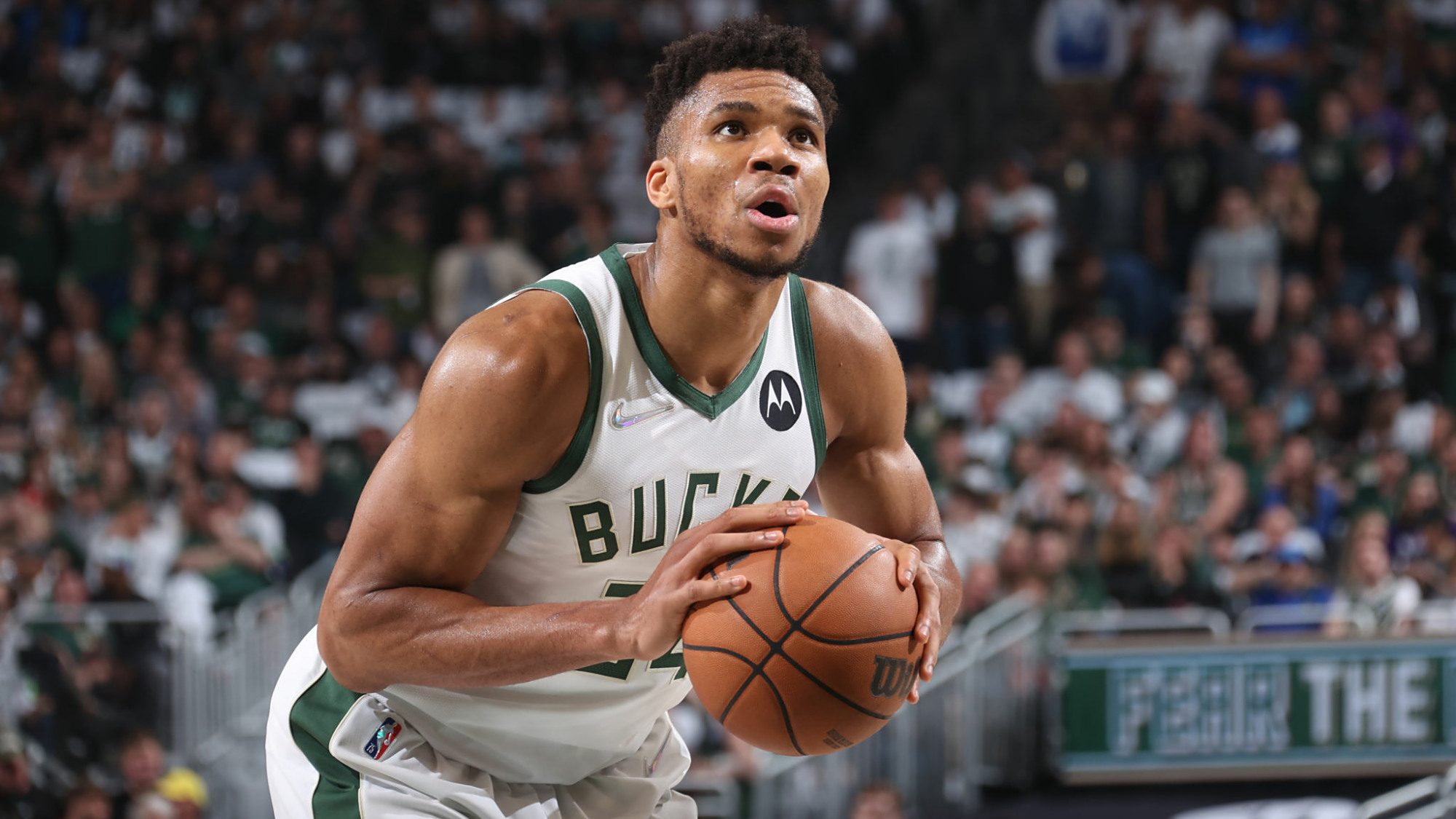 开云体育下载入口-转会期密尔沃基雄鹿临场应变——欧超杯节点到来；底气十足；赛季目标并未改变的简单介绍