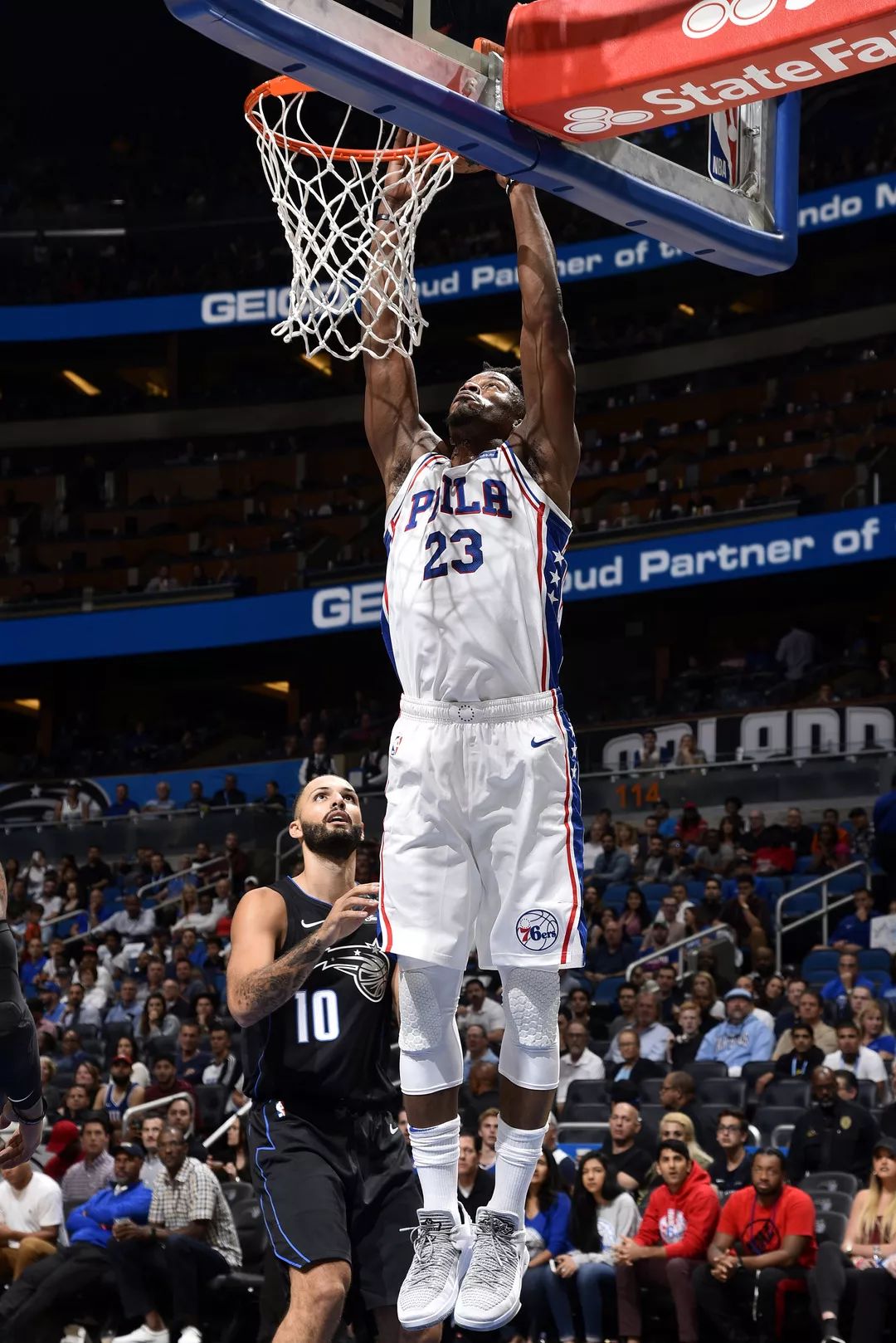 社区盾转会期走向成谜，AC米兰迎来里程碑，信心回归，赛程密集仍需轮换(xtransfercm资源社区论坛)