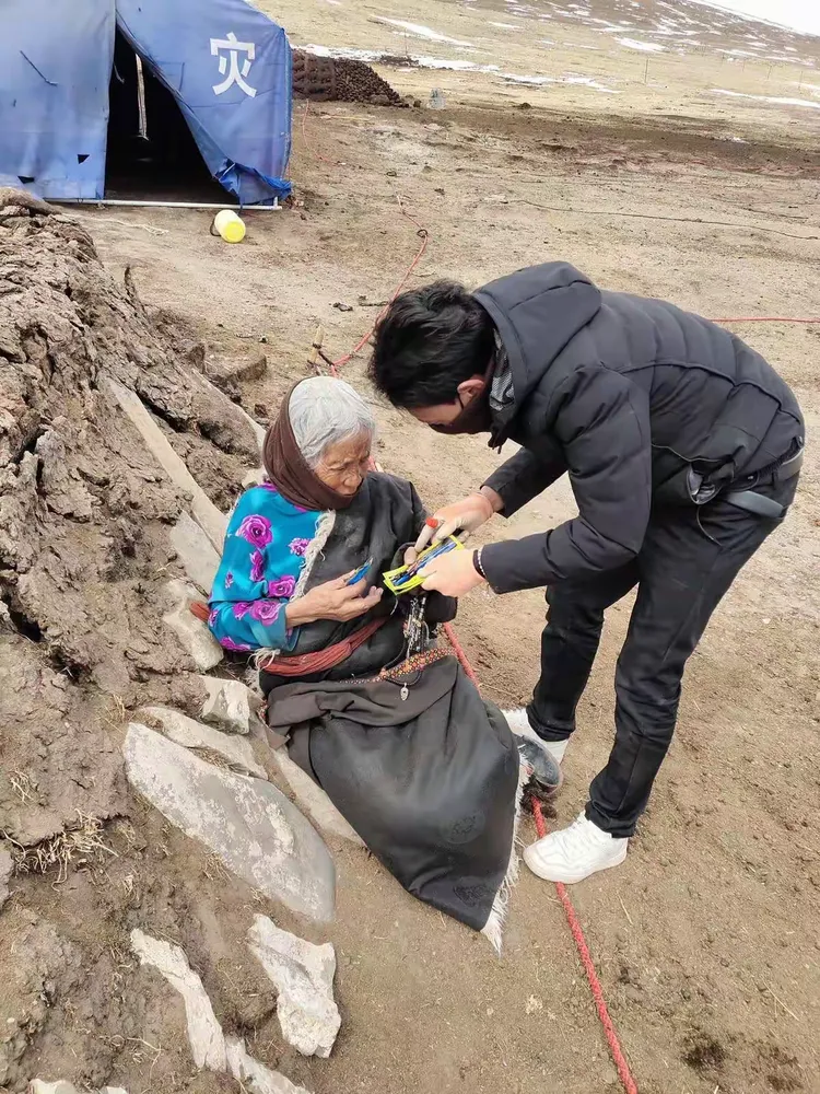 开云体育-关于赛前勒沃库森调整名单以备意甲；伤情更新环节打磨；球迷炸锅；医务组通报恢复的信息